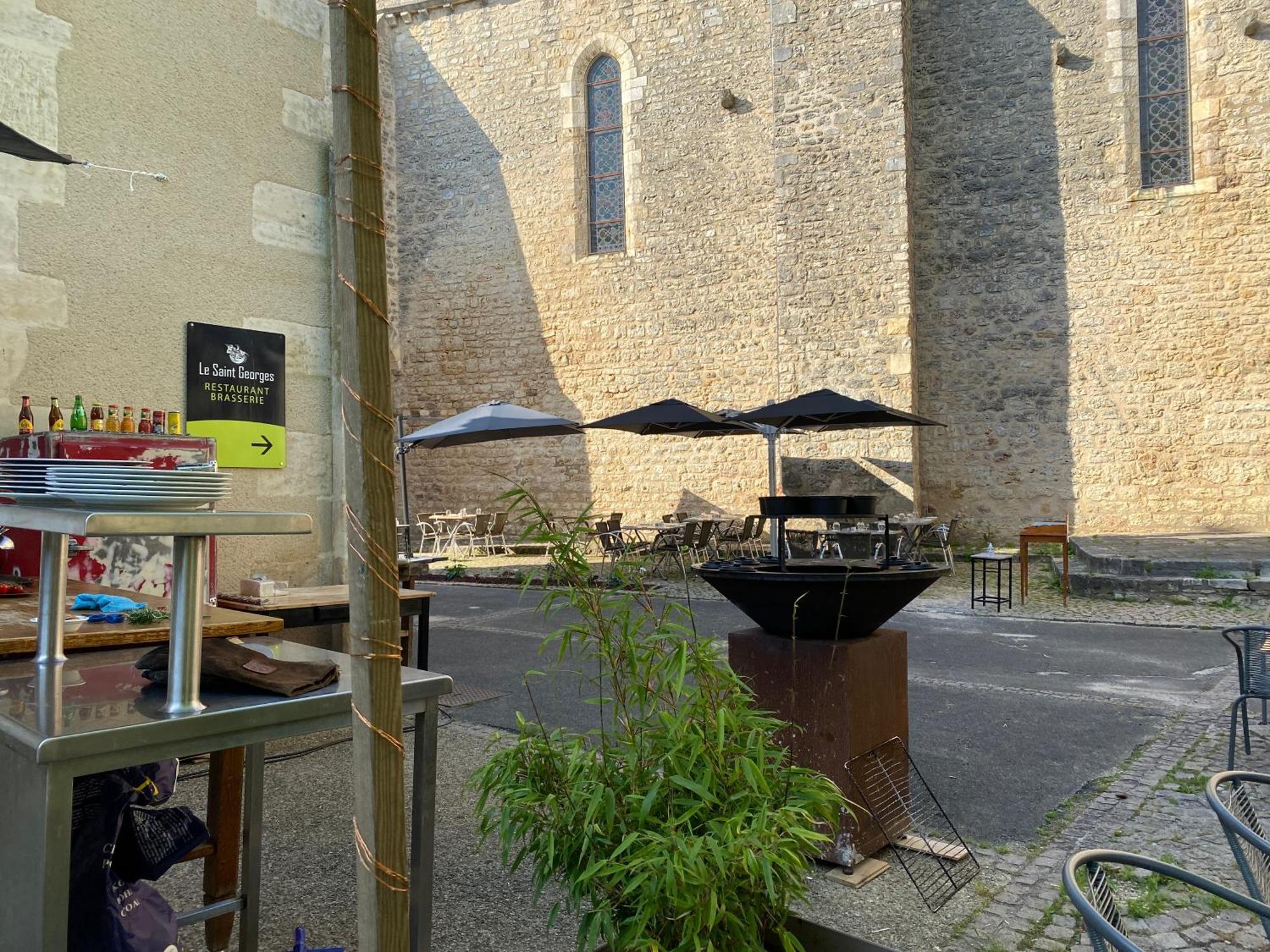 Logis Hôtel Le Saint Georges Vivonne Exterior foto