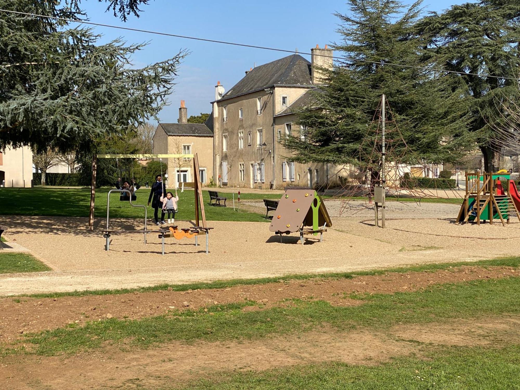 Logis Hôtel Le Saint Georges Vivonne Exterior foto