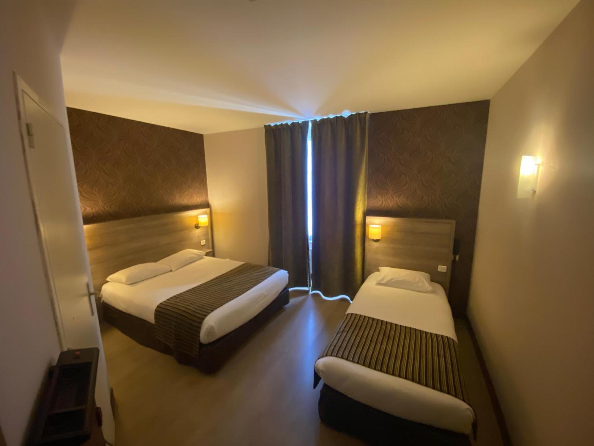 Logis Hôtel Le Saint Georges Vivonne Quarto foto